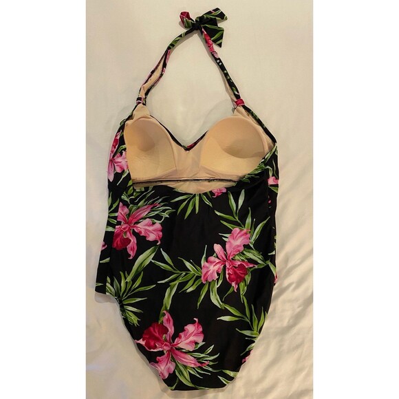 White Stag Halter Swimsuit Womens One Piece Size 3X 22W to 24W Pool Swimwear - Picture 6 of 10